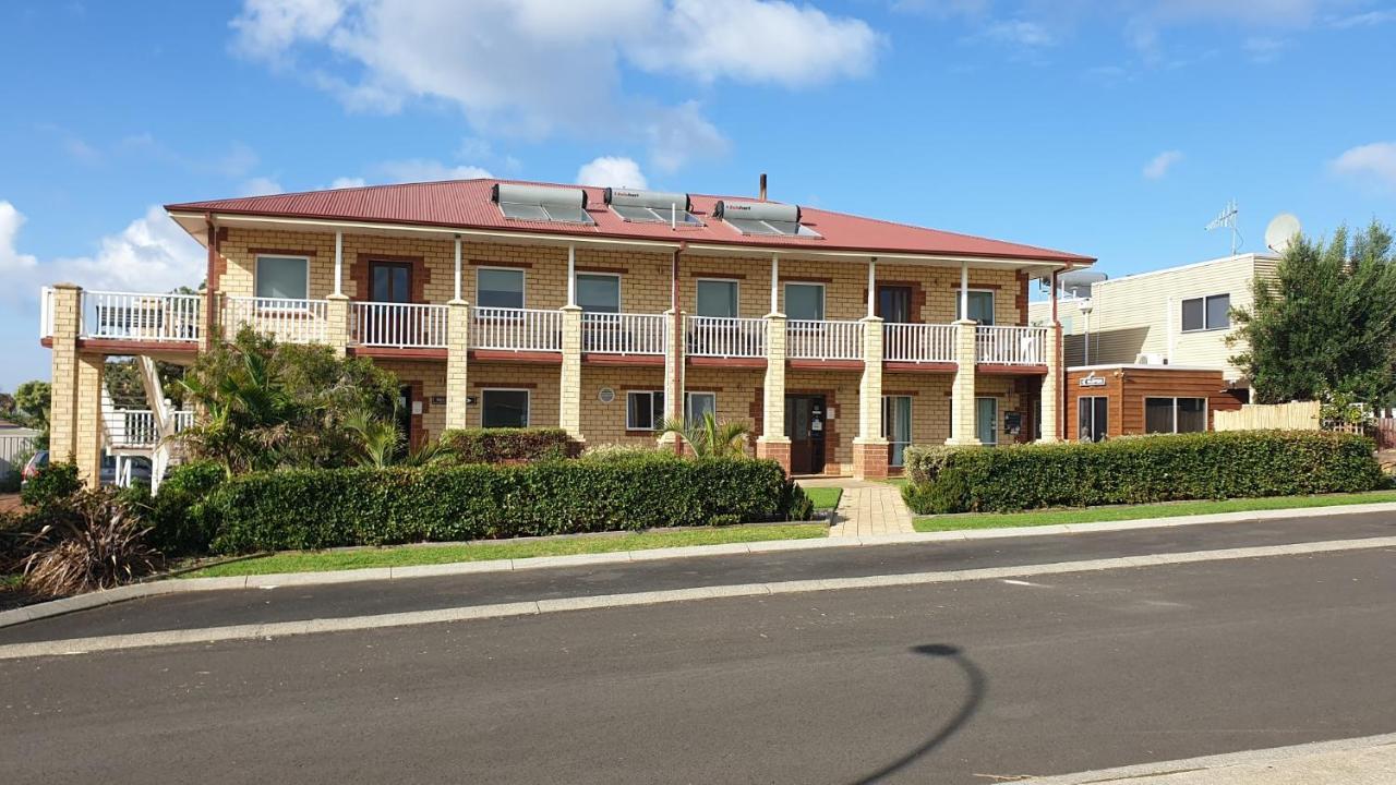 Baywatch Retreat Augusta Motel Exterior photo