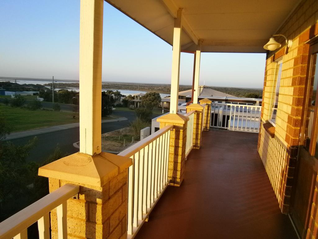 Baywatch Retreat Augusta Motel Exterior photo